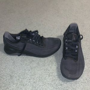 Black Reebok CrossFit Nano x1 10.5 great condition